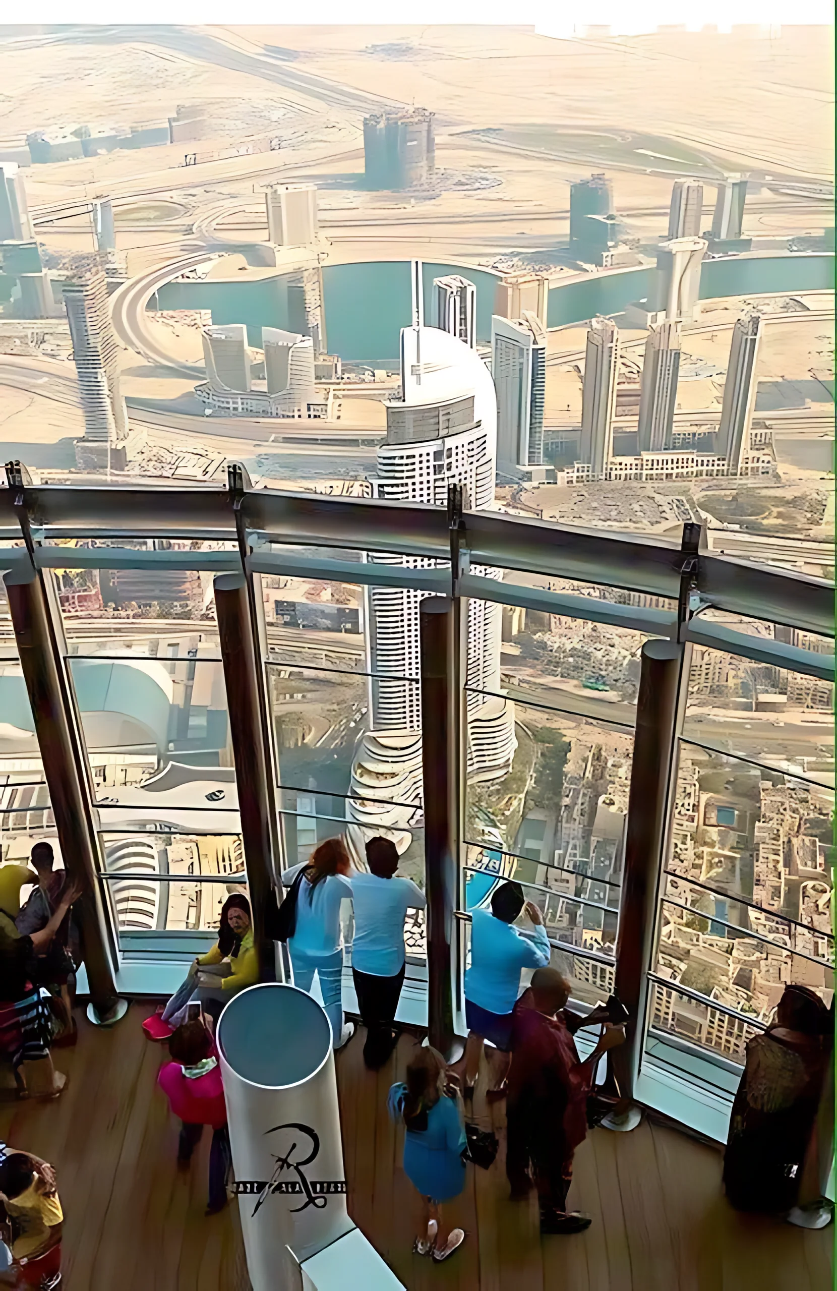 Burj Khalifa At The Top + Dubai Aquarium & Underwater Zoo Tickets